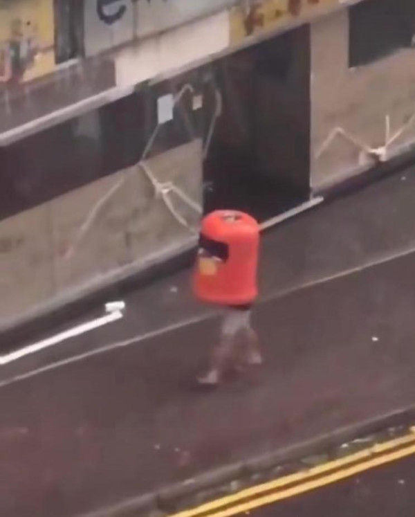 狂風暴雨無阻香港人返工熱情！山竹破壞力驚人超強重溫【多圖】