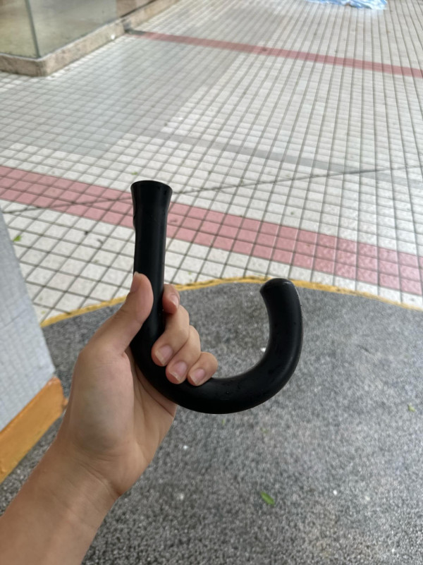 颱風韋帕｜打風3大奇觀！上空驚現燕子橋/雨傘吹剩遮柄？