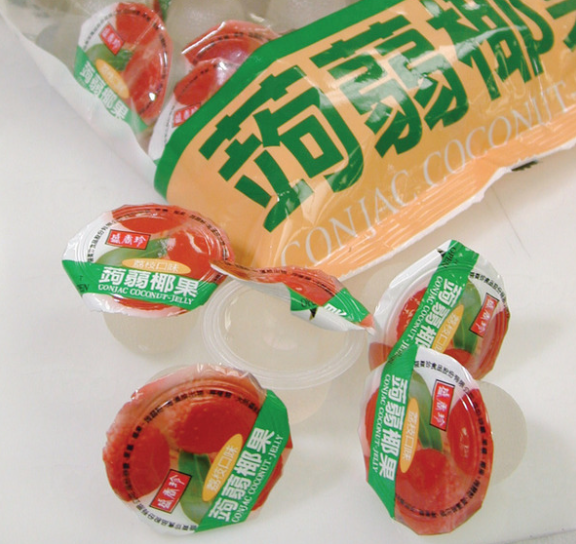 「一口吞」的小杯裝蒟蒻果凍，將會在2026年4月1日後從市面上消失。（資料圖片）