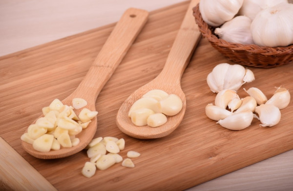 淋巴結腫大︱5歲男頸部生腫塊患末期癌症 營養師教吃3食物助抗癌