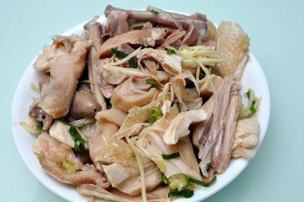 台北師大夜市必吃美食（圖片來源：FB@雞房重地脆皮鹹水雞–創始總店）