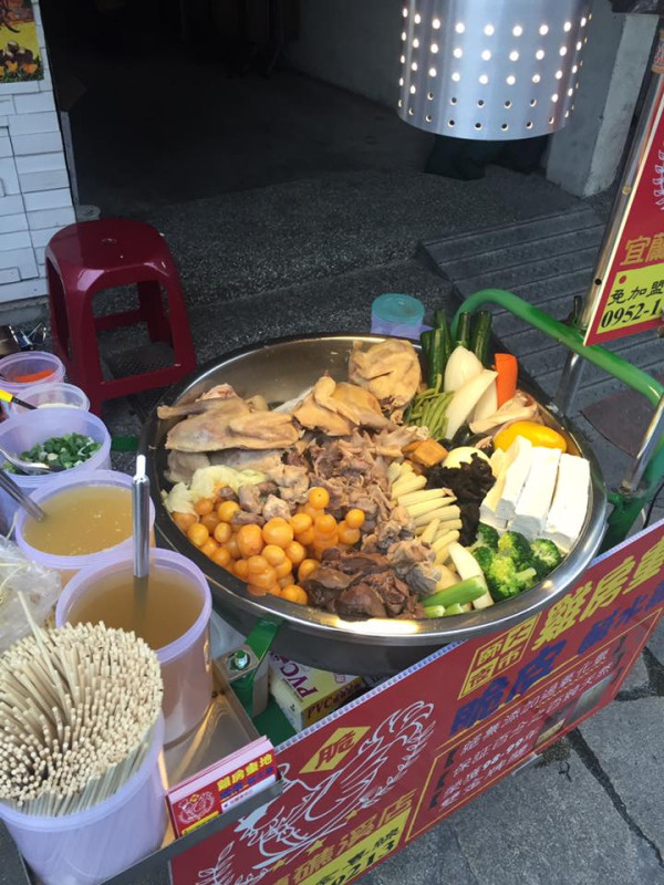 台北師大夜市必吃美食（圖片來源：FB@雞房重地脆皮鹹水雞–創始總店）