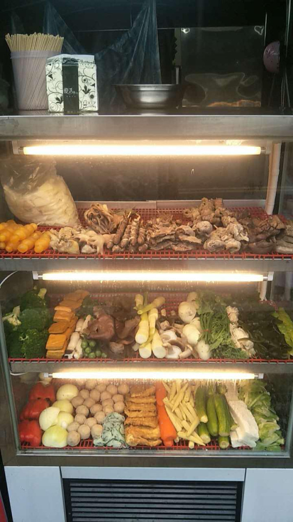 台北師大夜市必吃美食（圖片來源：FB@雞房重地脆皮鹹水雞–創始總店）