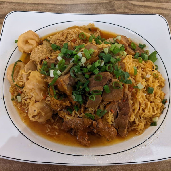 台北師大夜市必吃美食（圖片來源：FB@燈籠滷味師大創始總店）