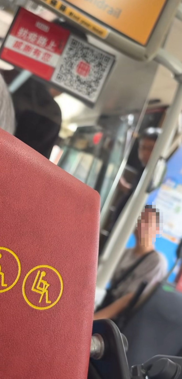 巴士司機動怒！高速公路突停車「鬧爆」阿叔網民力撐車長