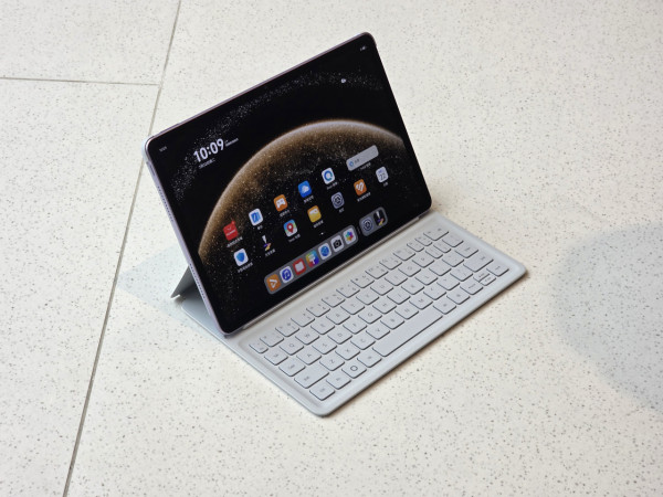 華為 MatePad 11.5 (2025) 現身 6.1mm 超薄紙質護眼視覺體驗