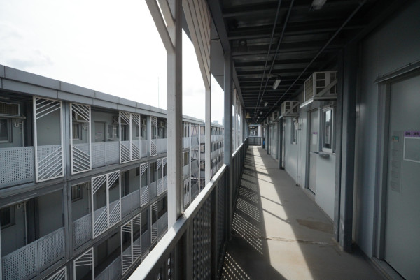 啟德方艙轉型青年旅舍「啟航1331」！單人房$200起 指定人士可享免費住宿位！