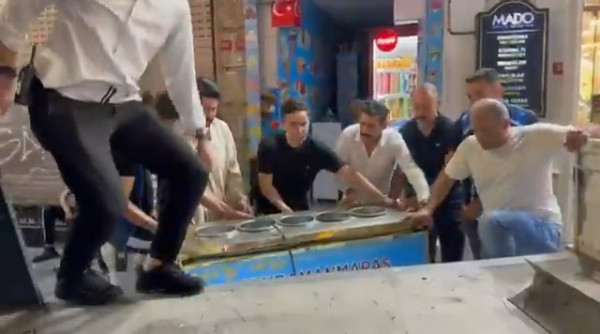 有片｜女遊客伊斯坦堡買土耳其雪糕被性騷擾 影片瘋傳後店舖下場如此... 