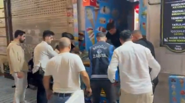 有片｜女遊客伊斯坦堡買土耳其雪糕被性騷擾 影片瘋傳後店舖下場如此... 