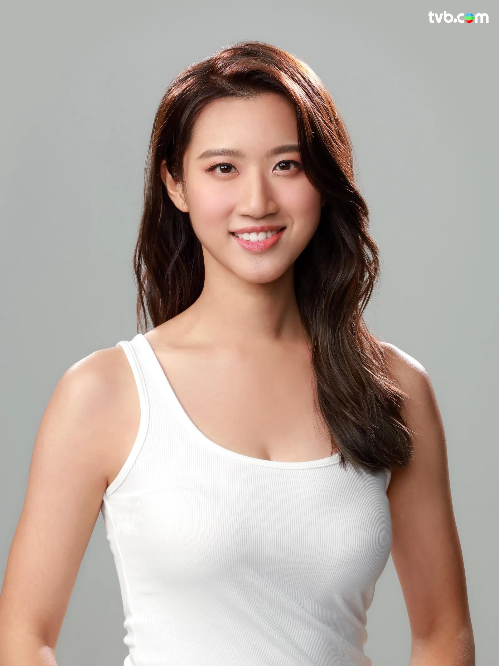 香港小姐2025｜2號甘詠寧26歲Phoebe背景IG起底！碩士畢業職業為註冊社工