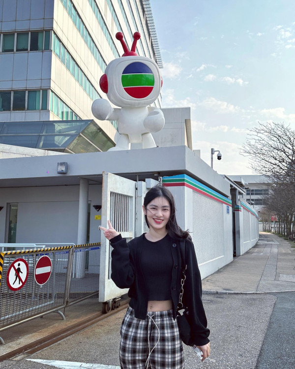 香港小姐2025｜4號莫凡25歲Molly背景IG起底！浸大碩士高材生 曾自認廣東話不太好