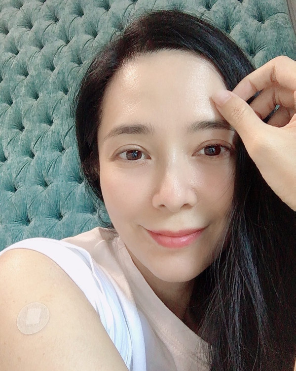 郭羡妮14岁爱女最新近照曝光气质巨变！重现妈妈巅峰美貌惊艳网友：好有港姐冠军相