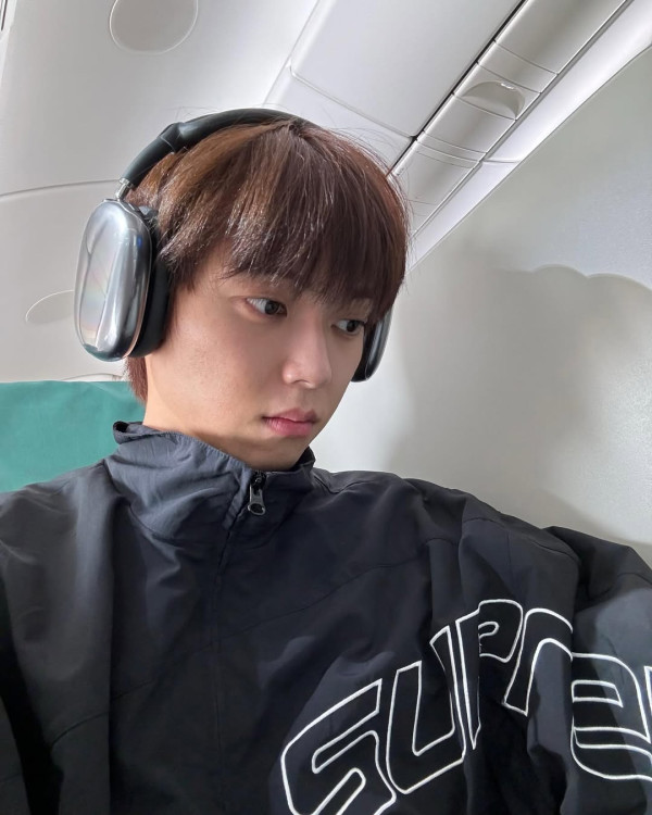 男團ONF成員珉均 完美男聲翻唱〈Golden〉（圖片來源：IG@mkickoff_）