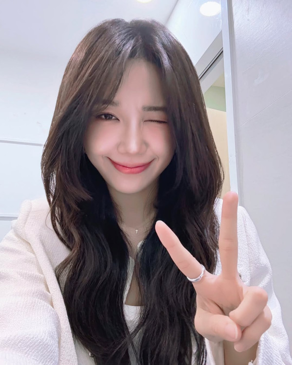 Apink鄭恩地翻唱〈Golden〉（圖片來源：IG@jeongeunji_official）
