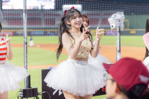 電腦節2025｜「樂天女孩」啦啦隊女神來港  電腦節大玩互動遊戲 入場同女神影相打卡！【多圖】