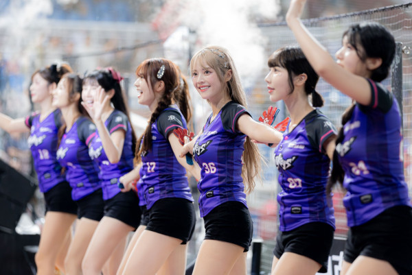 電腦節2025｜「樂天女孩」啦啦隊女神來港  電腦節大玩互動遊戲 入場同女神影相打卡！【多圖】