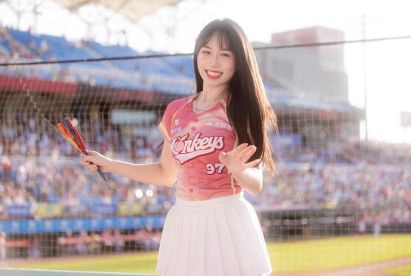 勁過「紅姐」！深圳女同步交往20男 神操作氹男友送iPhone 轉手賺12萬買樓