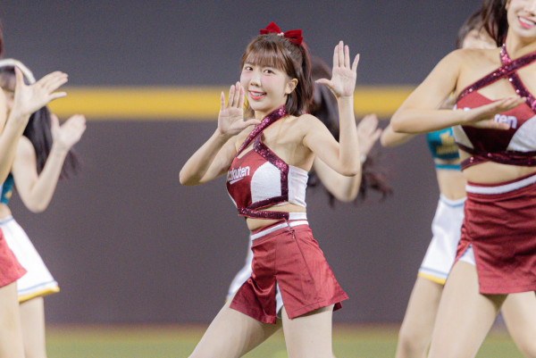 電腦節2025｜「樂天女孩」啦啦隊女神來港  電腦節大玩互動遊戲 入場同女神影相打卡！【多圖】