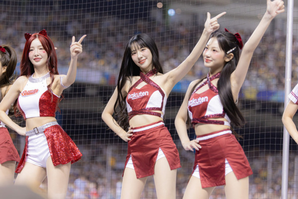 電腦節2025｜「樂天女孩」啦啦隊女神來港  電腦節大玩互動遊戲 入場同女神影相打卡！【多圖】