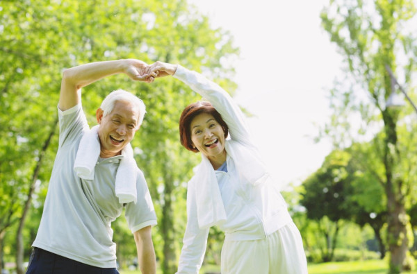 50歲男身上有尿騷味 求醫揭尿毒素過高需洗腎 醫生教護腎4動作