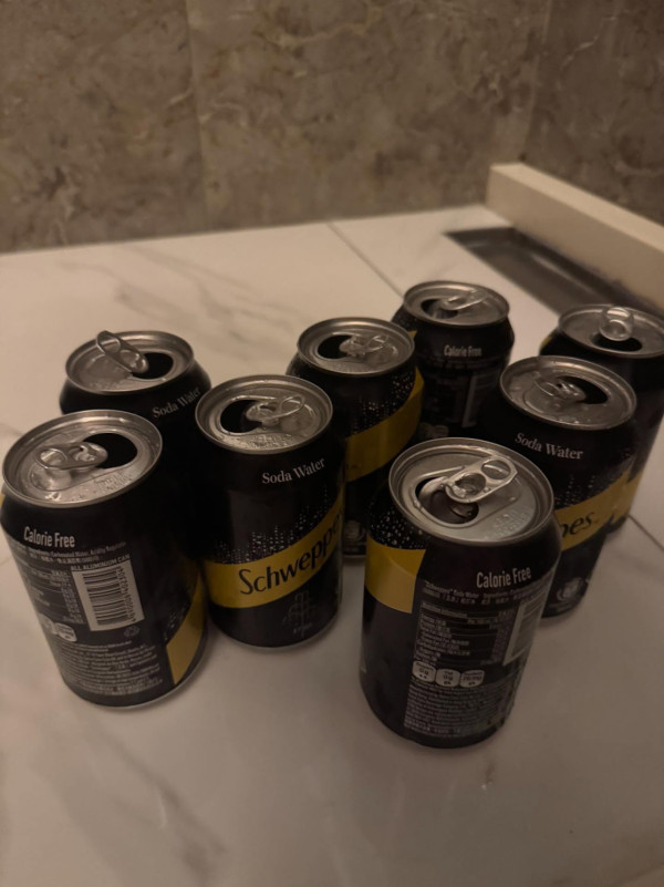 九龍城屋苑大停水管理處0通告！網民無奈用梳打水沖涼：城市求生記