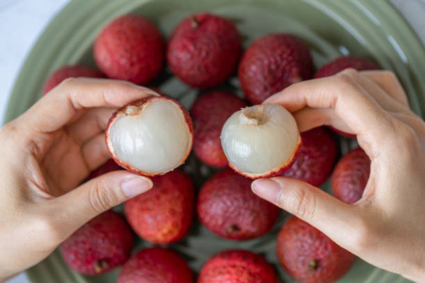 連登仔食荔枝食到急性痛風！上秒讚完美生果下秒極後悔  營養師：4水果同樣要小心