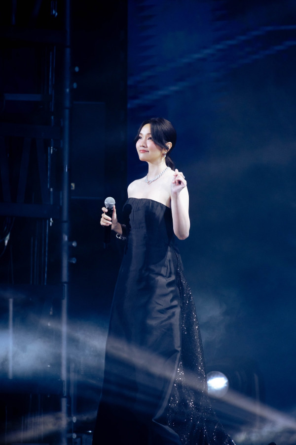 陳慧琳演唱會2025｜第八場嘉賓謝安琪合唱《囍帖街》 正東舊同事驚喜現身場面感動