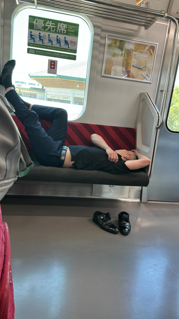 港女深圳飲星巴克竟被當外星人 原來做錯「這件事」 網民反勸：入鄉隨俗 