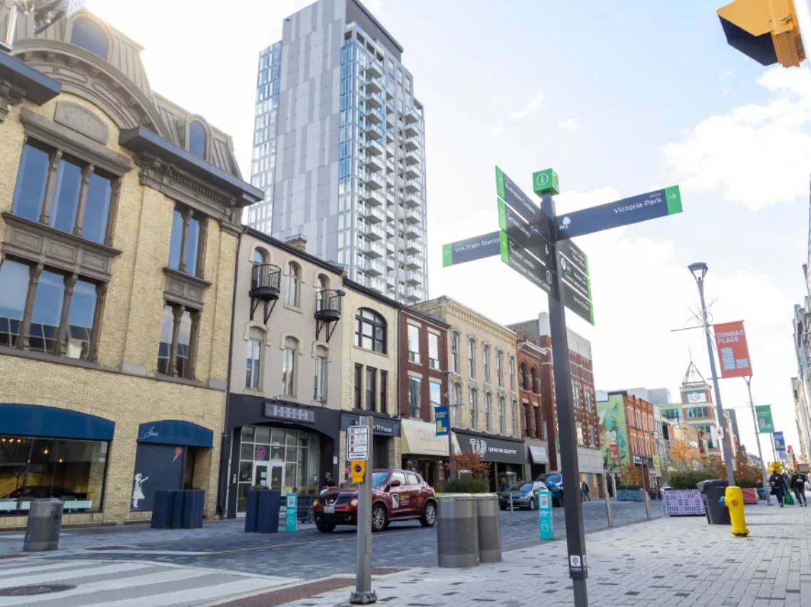 揭開電話黑市內幕 7% 被盜手機運往香港 百萬部二手機集中此區