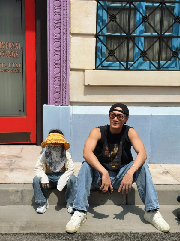 一家三口遊新加坡(圖片來源：小紅書@小格格）