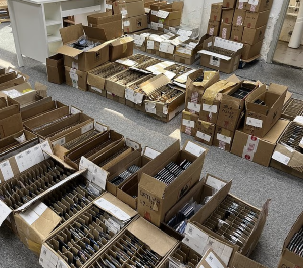 揭開電話黑市內幕 7% 被盜手機運往香港 百萬部二手機集中此區