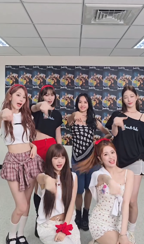 蔡依林與LE SSERAFIM一同合作（圖片來源：IG@le_sserafim)