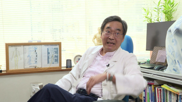 錫安教會雙氧水治病？爭拗足足30年 袁大明激動抱頭力撐雙氧水
