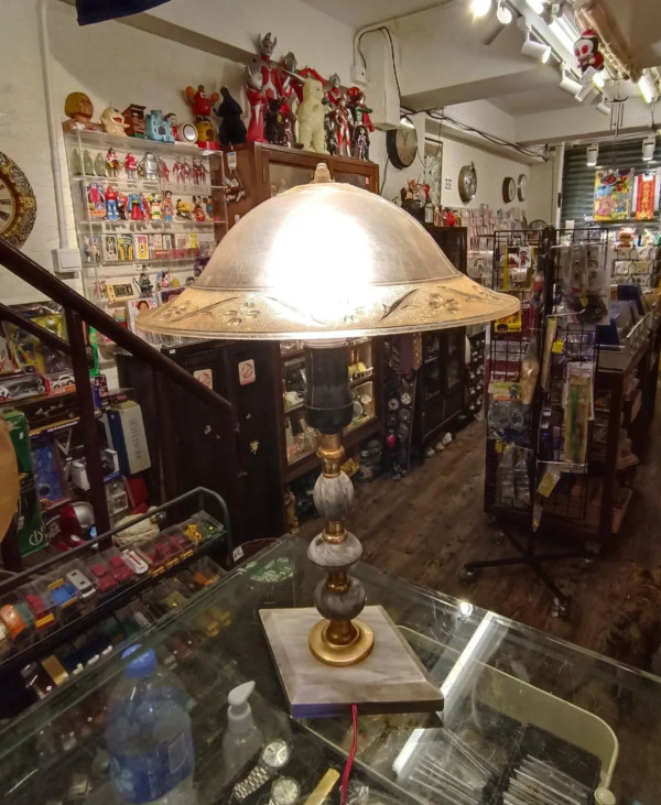 香港4大懷舊玩具店！打卡50年代復古玩偶/昭和風木雕/舊式收音機
