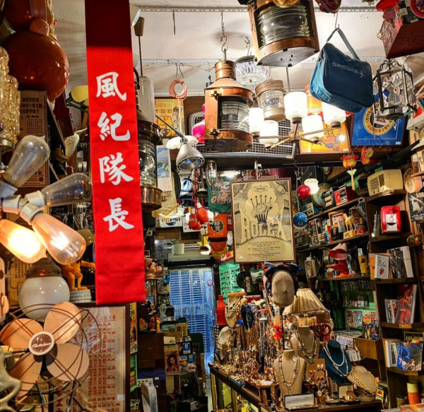 香港4大懷舊玩具店！打卡50年代復古玩偶/昭和風木雕/舊式收音機