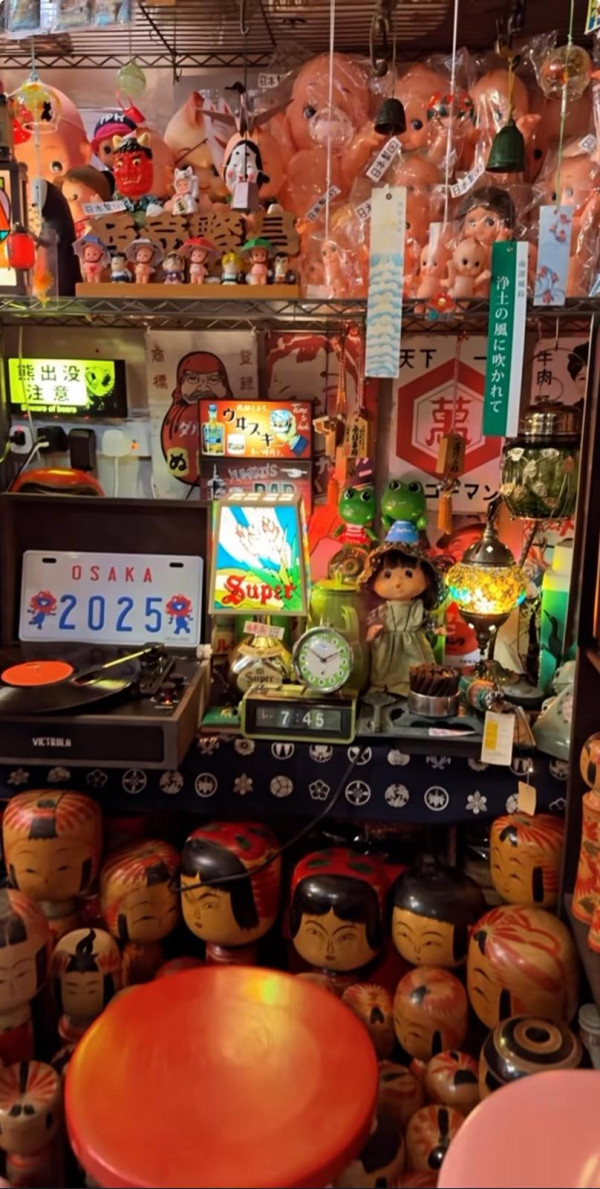 香港4大懷舊玩具店！打卡50年代復古玩偶/昭和風木雕/舊式收音機