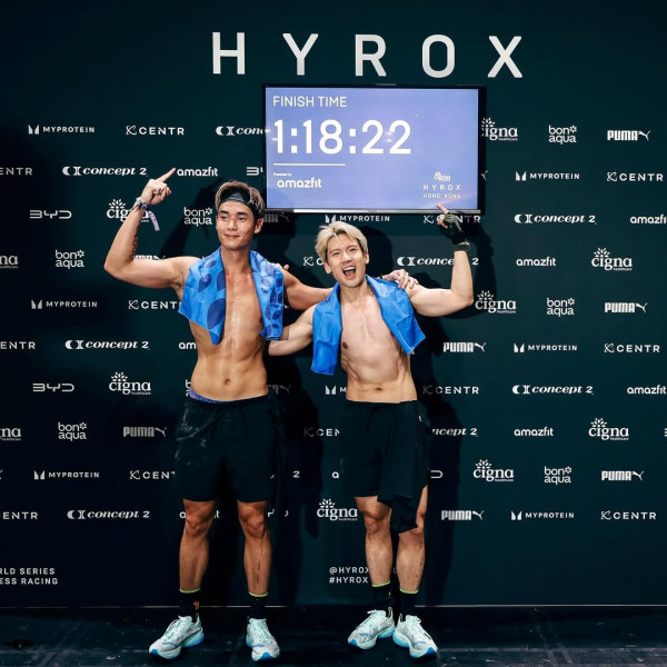 晒赤裸結實肌肉 （圖片來源：IG@kennyjr）