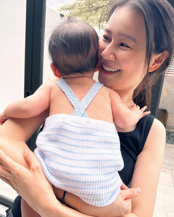 黃翠如公開超真實湊仔日常惹媽媽共鳴 母愛滿瀉被洪永城質疑：好似有啲困難！