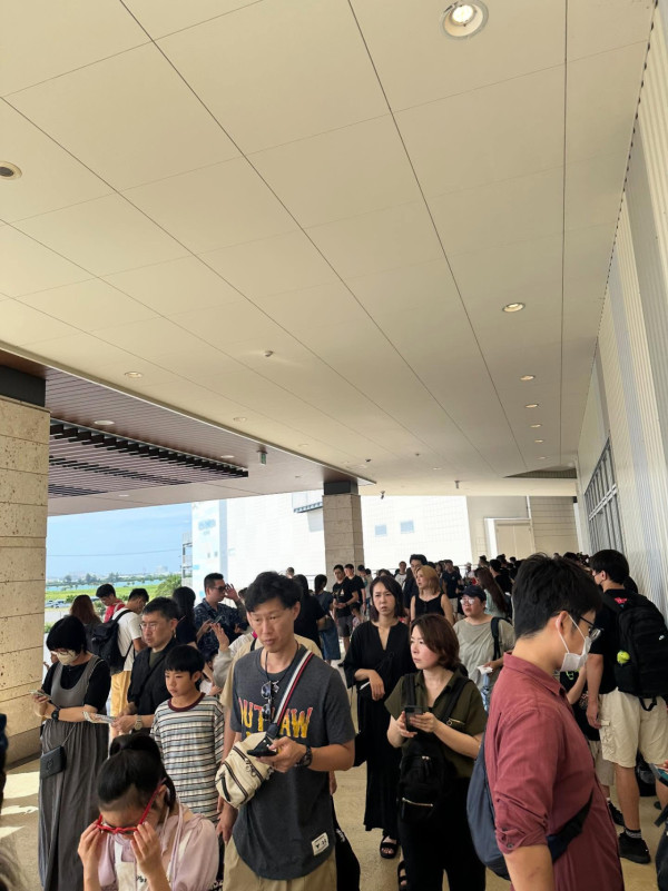 日本海嘯｜旅客靠Google翻譯緊貼撤離安排 直擊動物被抬出館外 引小童圍觀搧風