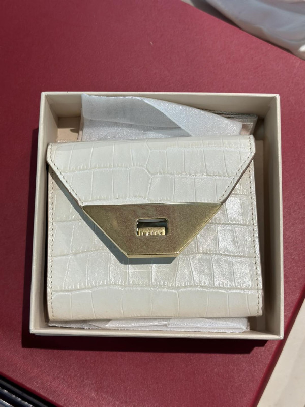 銅鑼灣時代廣場名牌開倉低至1折！Max Mara/ Laurel/COACH/ LALIQUE