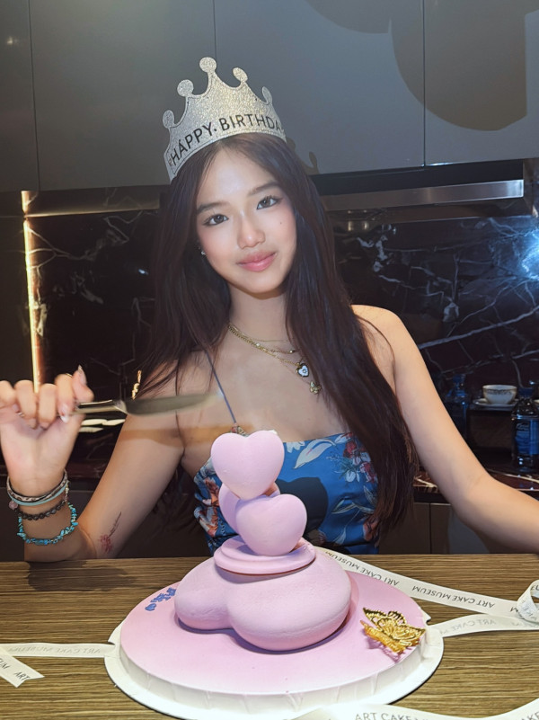 鍾麗緹27歲大女惹火泳衣照性感曝光 魔鬼級豐滿上圍胸形畢露震撼眼球
