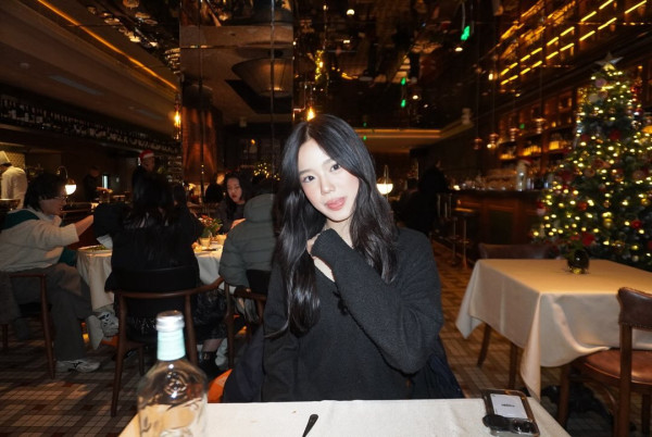 鍾麗緹18歲二女疑當眾發脾氣引熱議 繼父一舉動捱轟「冇邊界感」惹網民激辯