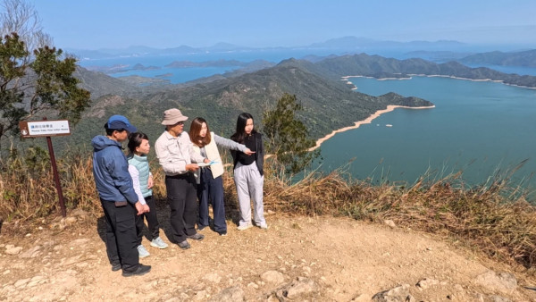 八仙嶺山火案｜調查小組主席郭Sir親揭事後搜獲「煙盒腰包」 山火調查報告首曝光