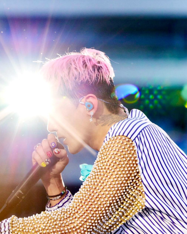 美甲趨勢|撞色美甲 圖片來源:IG@xxxibgdrgn