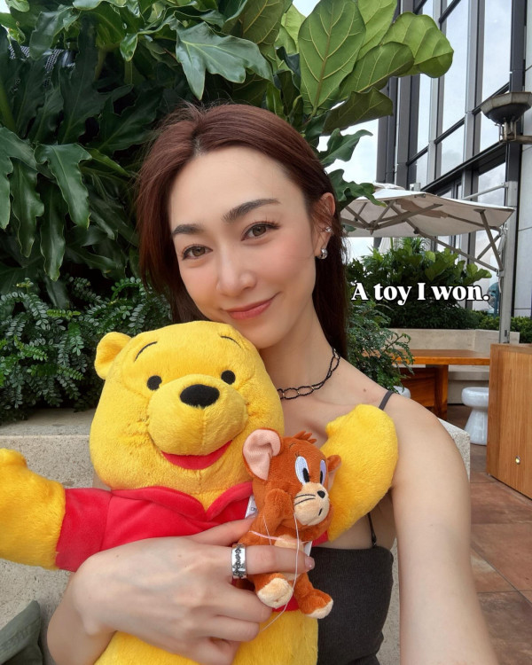 黃嘉雯性感泳衣照放題晒傲人身材 前凸後翹側身S形線條震撼眼球！