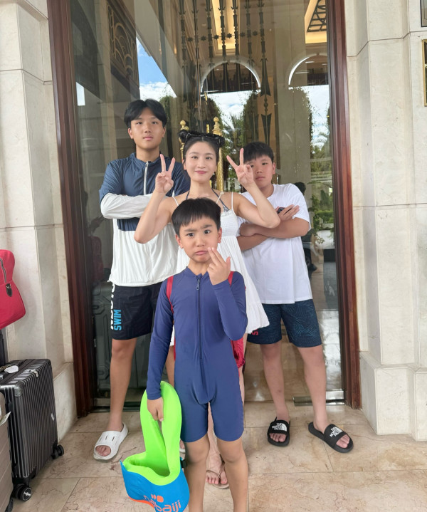 林芊妤Coffee懷孕6個月晒比堅尼泳照 上圍大升級增重10公斤晒巨肚