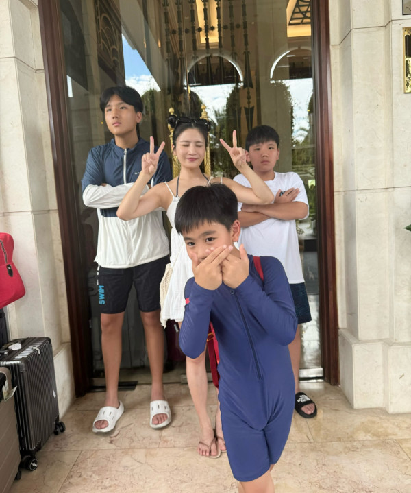 林芊妤Coffee懷孕6個月晒比堅尼泳照 上圍大升級增重10公斤晒巨肚