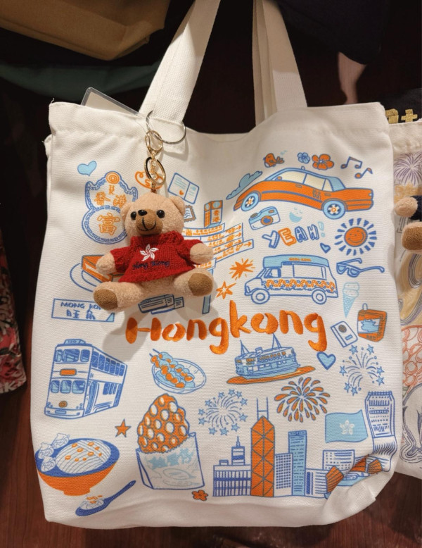 內地旅客來港買這些！香港8大必買手信清單：冰箱貼/線香變人氣之選