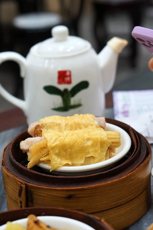 澳門宵夜推薦 澳門宵夜推薦。圖片來源:小紅書@啊啊7788、Facebook@一哥美食、Facebook@獨食麵屋、Facebook@大喜麻辣拌、Facebook@angel bb、小紅書@今天吃什麼、小紅書@粒粒子、小紅書@笑薯餅、小紅書@漢寶包、小紅書@每天吃啥、小紅書@藏ui、小紅書@吃一口比巴卜跳跳糖、Facebook@糖朝盛世、小紅書@長腿大寶貝