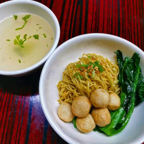 澳門宵夜推薦 澳門宵夜推薦。圖片來源:小紅書@啊啊7788、Facebook@一哥美食、Facebook@獨食麵屋、Facebook@大喜麻辣拌、Facebook@angel bb、小紅書@今天吃什麼、小紅書@粒粒子、小紅書@笑薯餅、小紅書@漢寶包、小紅書@每天吃啥、小紅書@藏ui、小紅書@吃一口比巴卜跳跳糖、Facebook@糖朝盛世、小紅書@長腿大寶貝